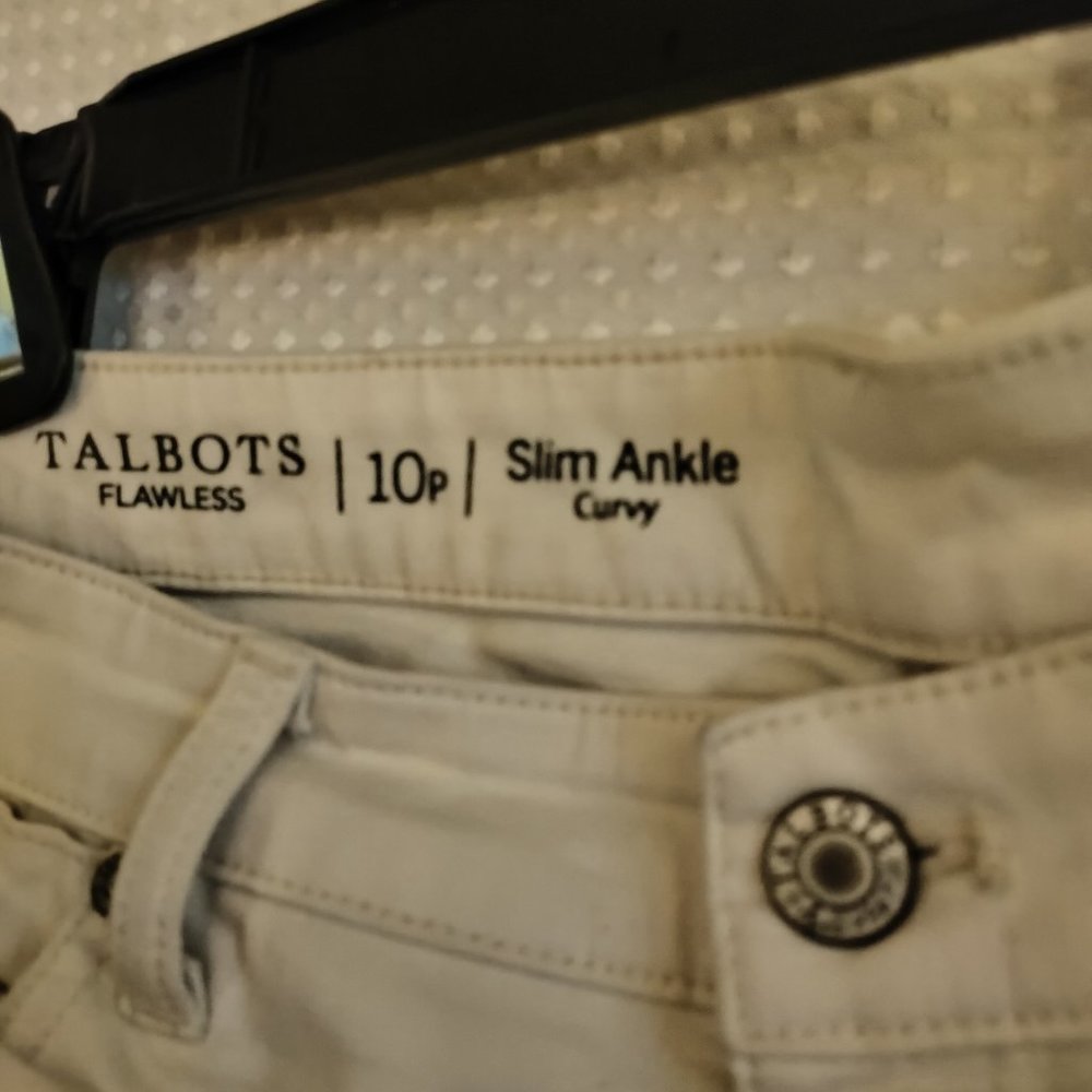 TALBOTS SIZE 10P WHITE SLIM ANKLE JEAN